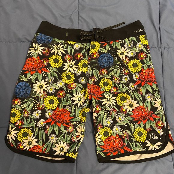 Quiksilver Floral Pattern Shorts - Picture 1 of 3